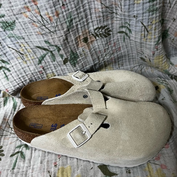 Birkenstock Boston Suede Antique White Clogs - Picture 2 of 7